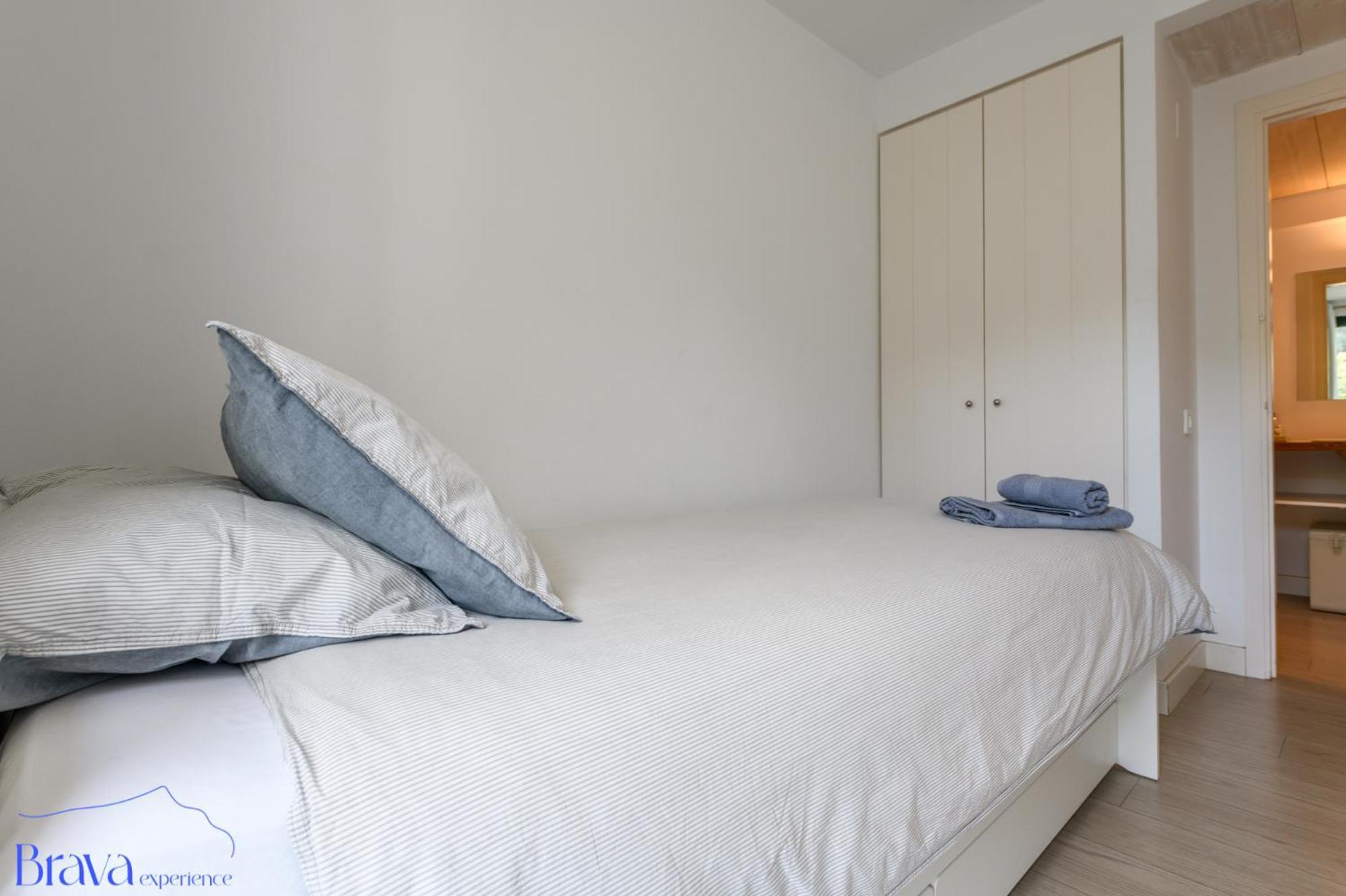 Duplex Sa Tarongeta - 5' Playa I Vistas I Terraza 20M2 I Ascensor I Equipado Apartment Кадакес Екстериор снимка